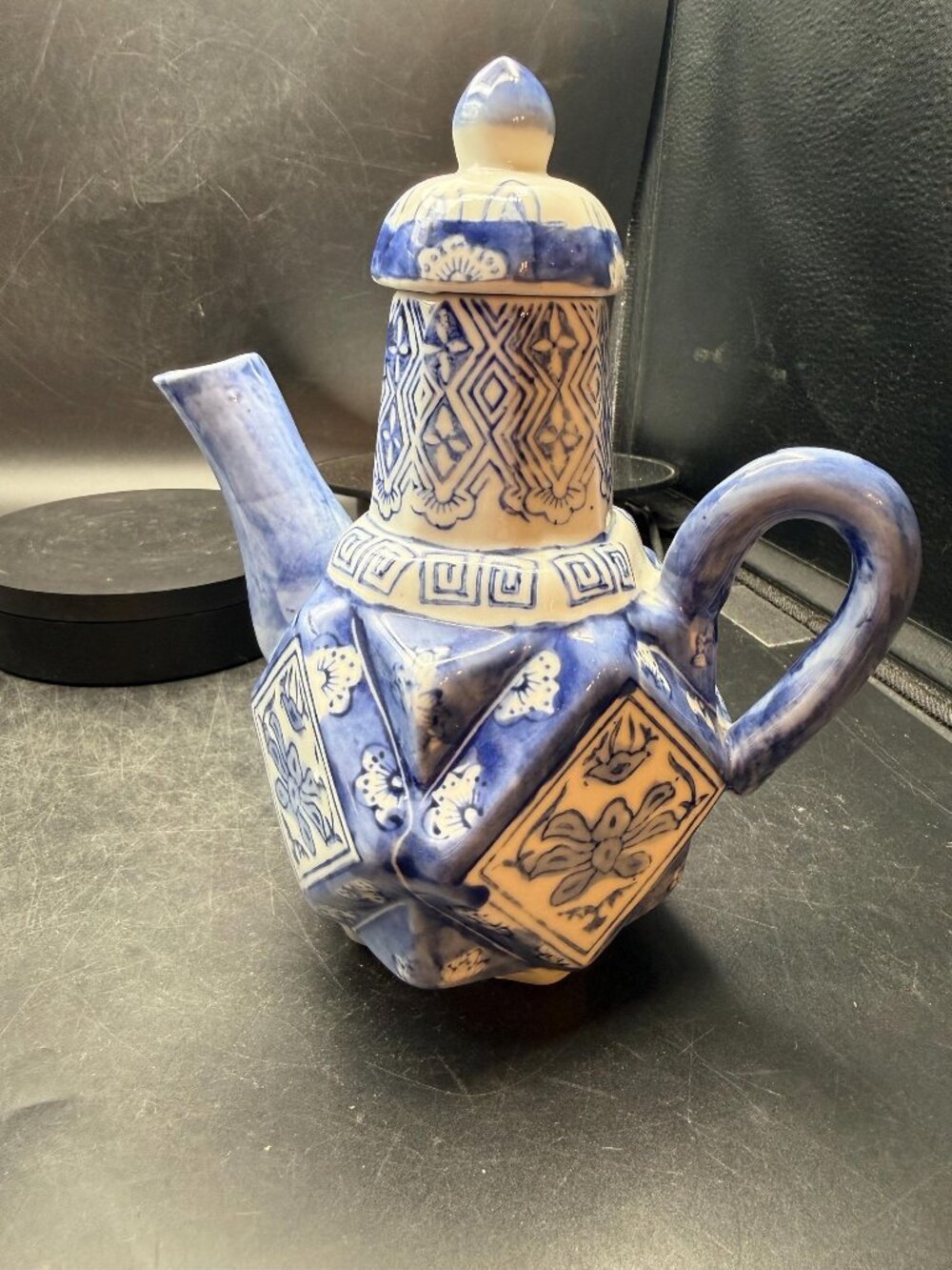 Vintage Chinaiserie Teapot